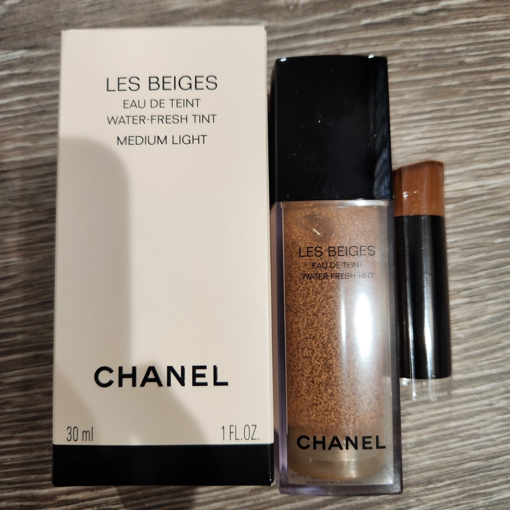 Chanel Les Beiges Water-Fresh Tint - Medium Light (Beige) - Picture 3 of 11